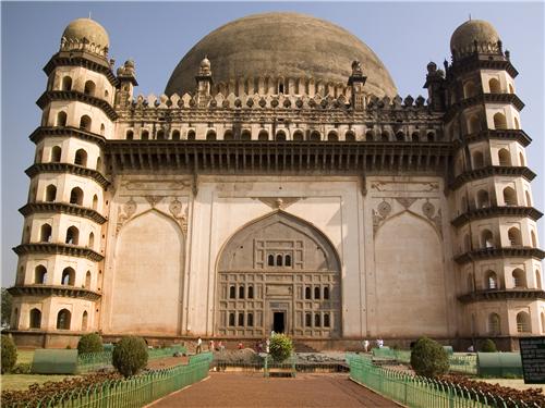 GOL GUMBAZ