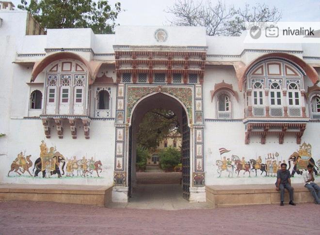 Hotel Rohetgarh Fort
