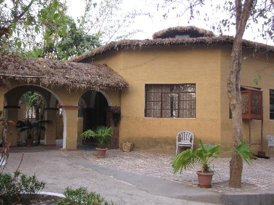 Kanha Hotels