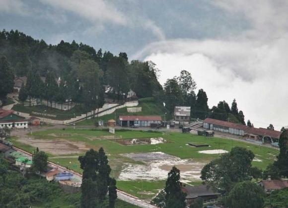 Lebong Race Course