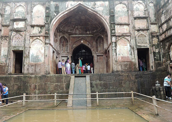 Nilkanth Temple