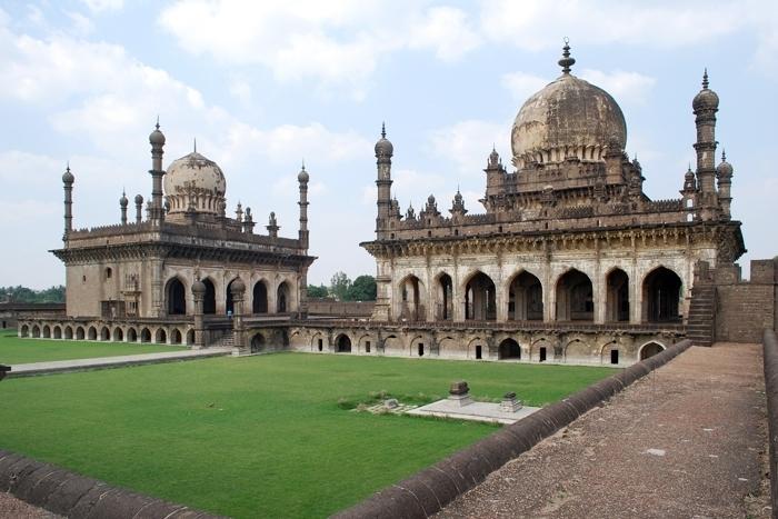 Pangarh Fort & Lotus Lake